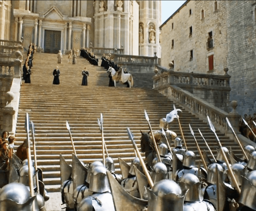 Escaliers de la cathédrale de Gérone, utilisés comme décor du Grand Sept de Baelor dans Game of Thrones.